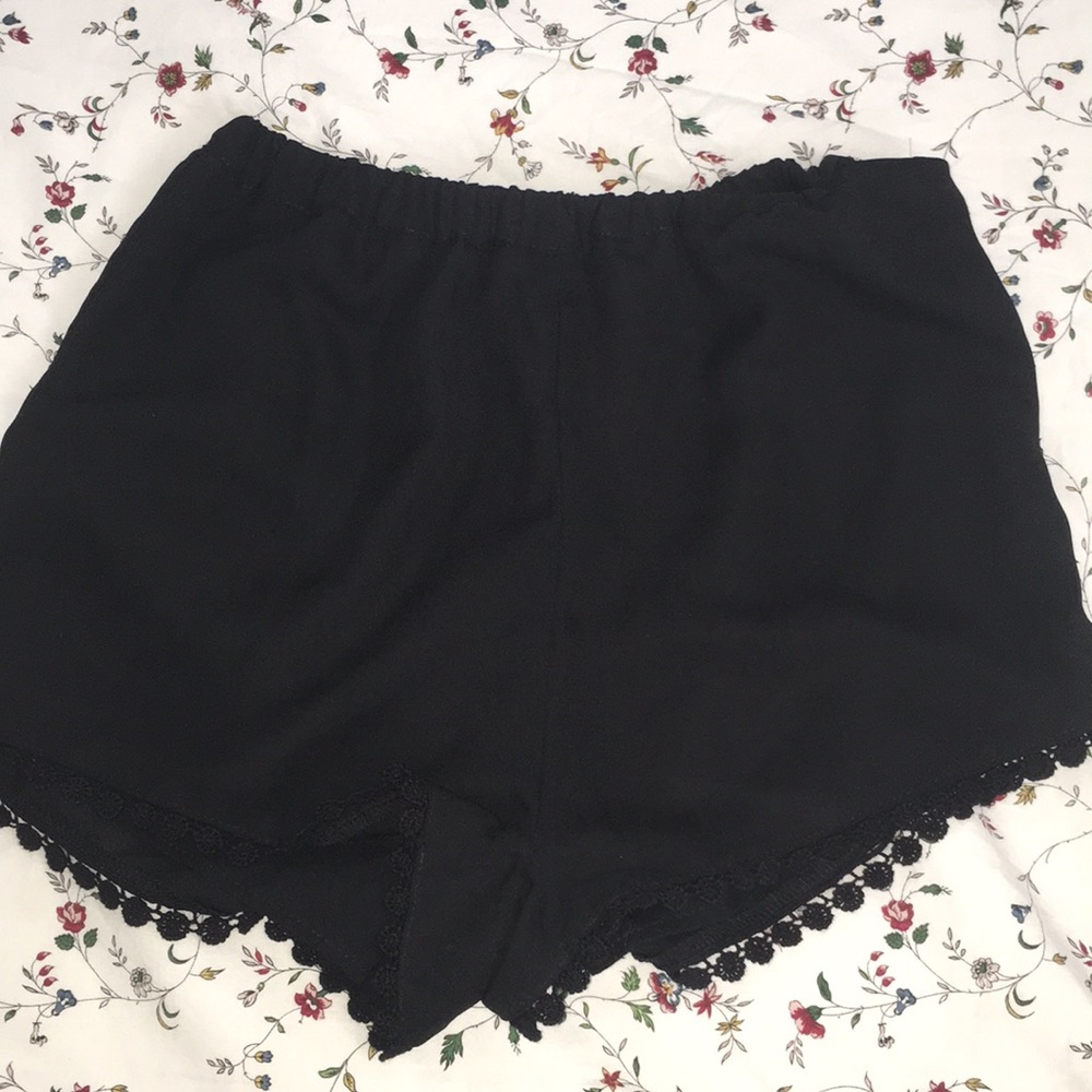 Brandy Melville  Laced Shorts